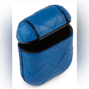 Bottega Veneta                             Intrecciato Leather AirPod Case